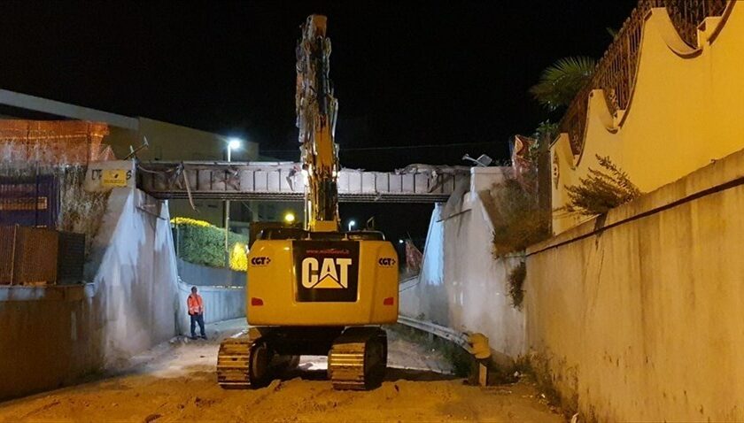 Foto dei lavori rimozione ponte di via Bisceglie