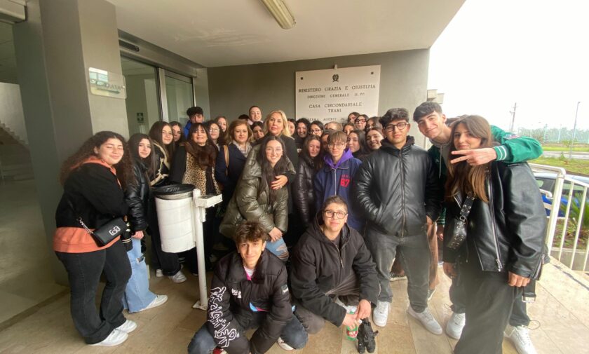 studenti in visita al carcere di Trani