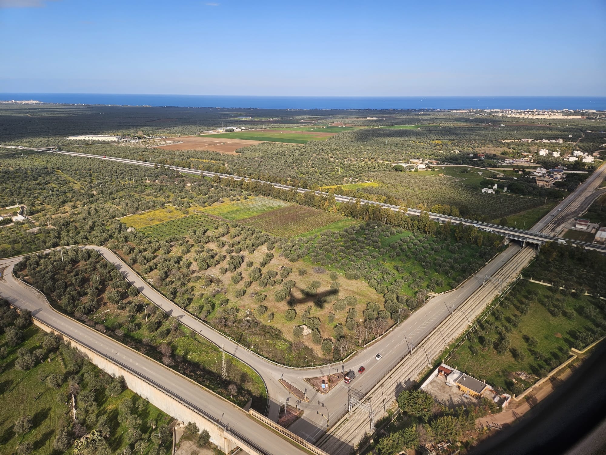Puglia in un anno consumati quasi 1.200 ettari di suolo: allarme per l’agricoltura