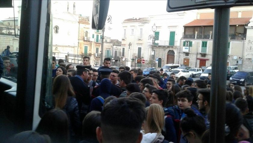 La protesta dei  pendolari di Minervino