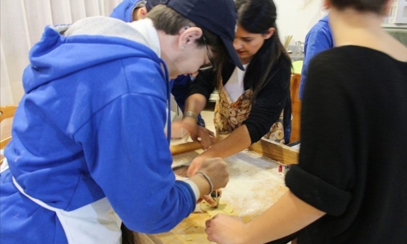 Il laboratorio dei biscotti inaugura una lunga serie di eventi a "La Puglia in Tavola"