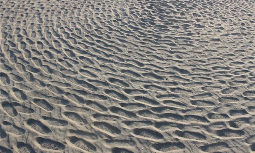 Spirali sulla spiaggia di Ponente a Barletta: il nuovo intervento di Land Art