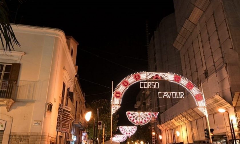 Luminarie natalizie in centro: i commercianti bissano l’idea dello scorso Natale
