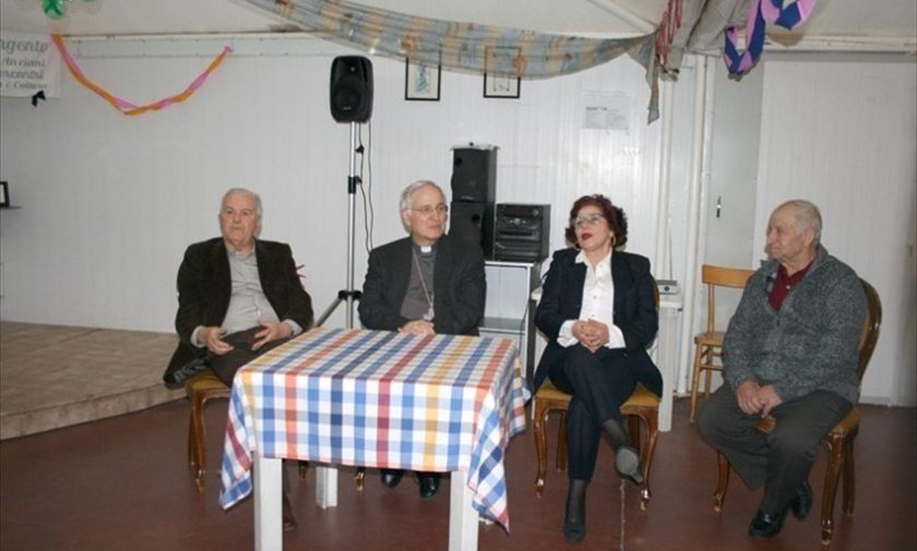 Mons. Mansi in visita al Centro anziani "Club d'Argento"
