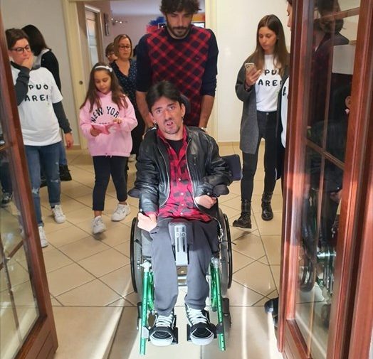 Marco Bocci incontra i ragazzi con disabilità e i volontari di "Sipuòfare"