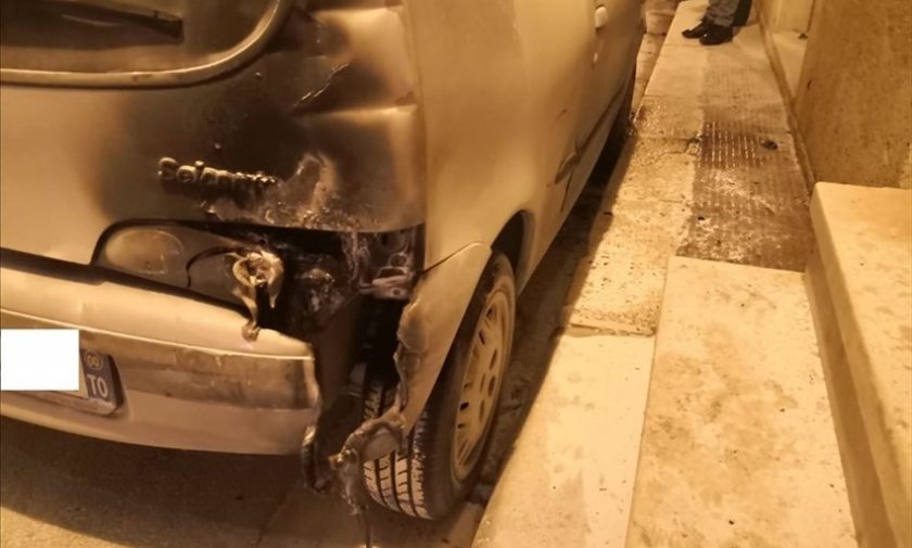 Autovettura incendiata in via Vespucci