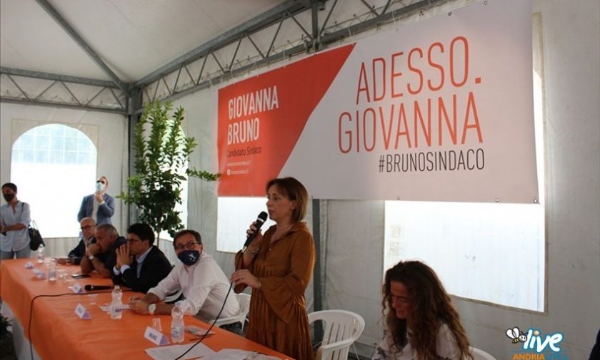 Presentazione della candidatura a sindaco di Giovanna Bruno