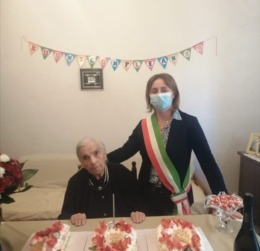 Buon 100esimo compleanno Felicia Centrone
