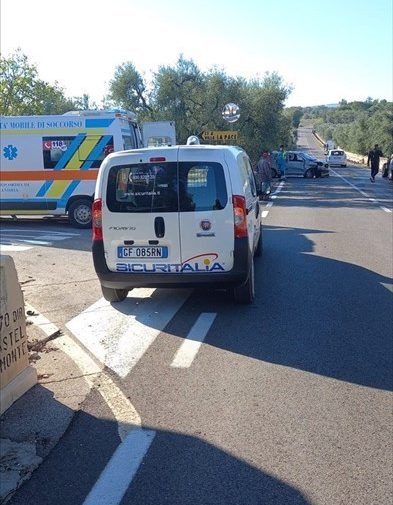 Incidente sull'Andria-Castel del Monte: auto contro trattore